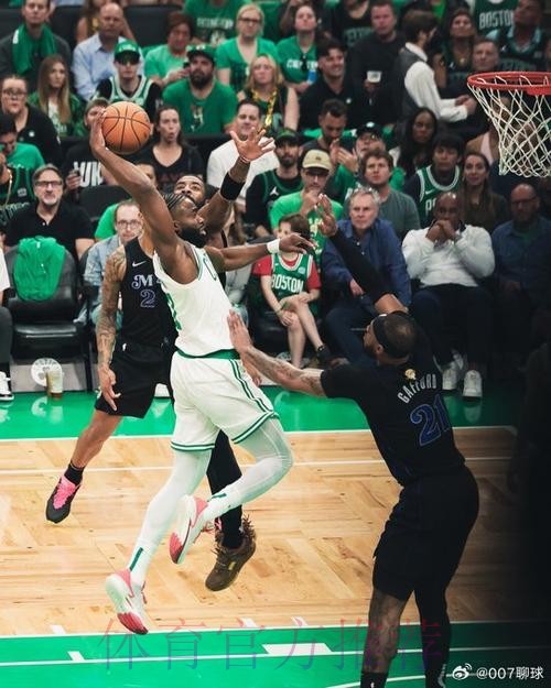 杰伦-布朗翻身跳投弹出篮框,凯尔特人103-104不敌活塞 杰伦-布朗翻身跳投弹出篮框,凯尔特人103-104不敌活塞